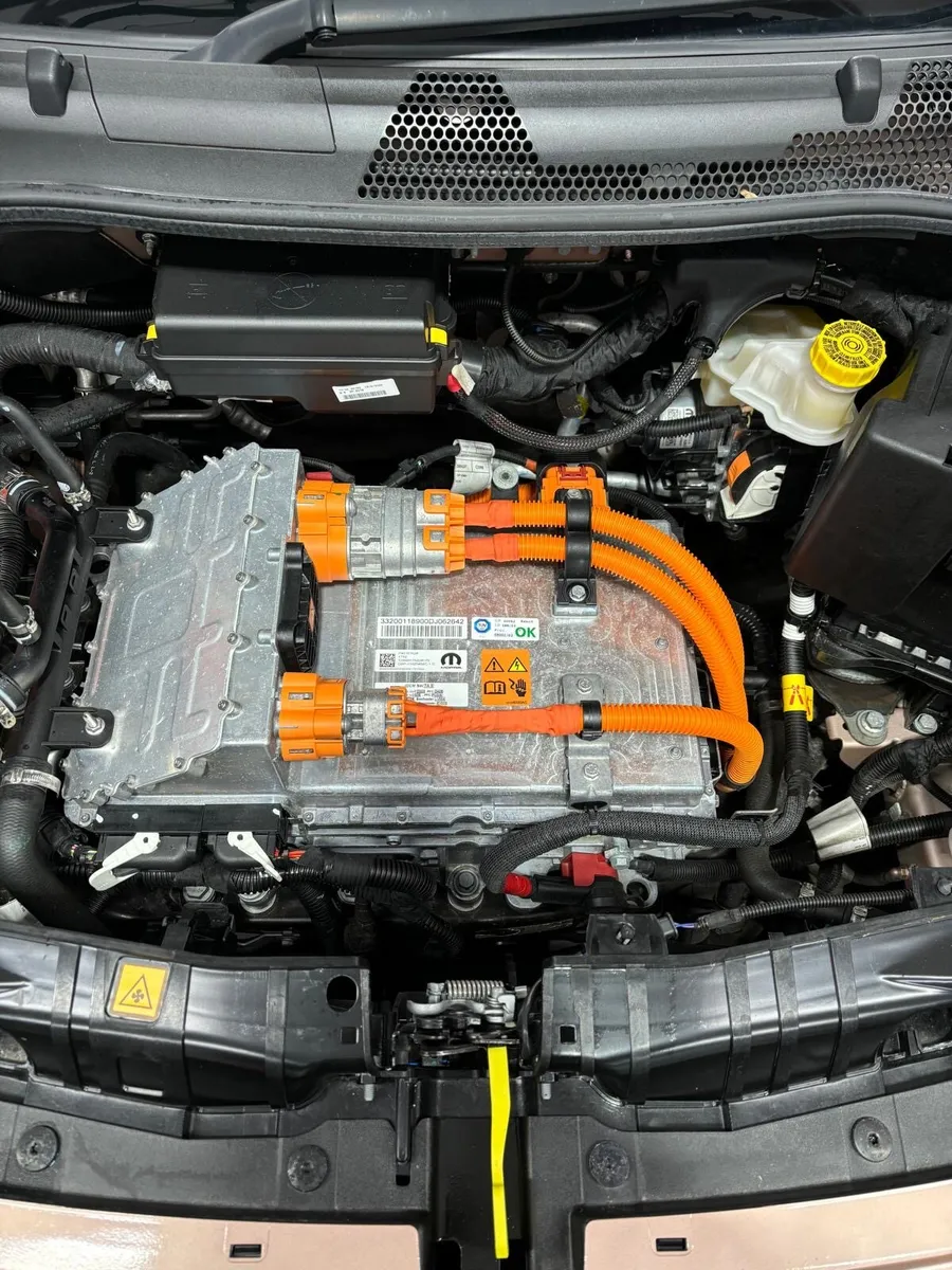 Fiat 500 Electric 222 - Image 4