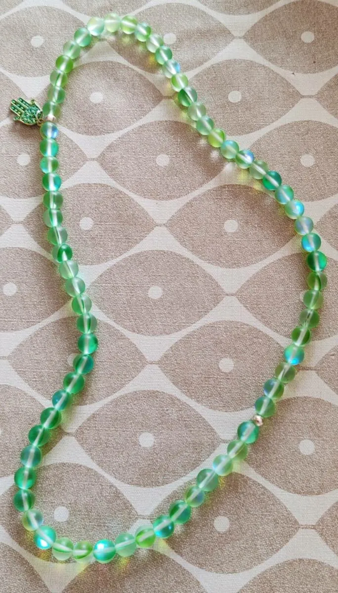 Green beaded necklace - Image 1