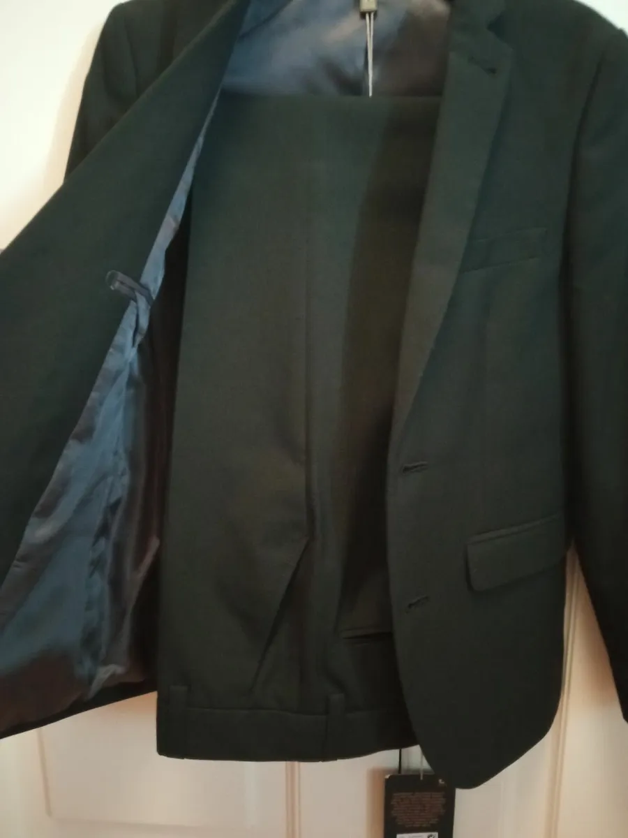 Black Suit for boys Brand NEW - Image 3