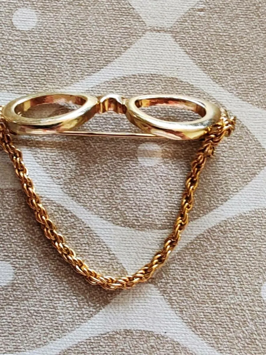 Goldtone brooch - Image 3