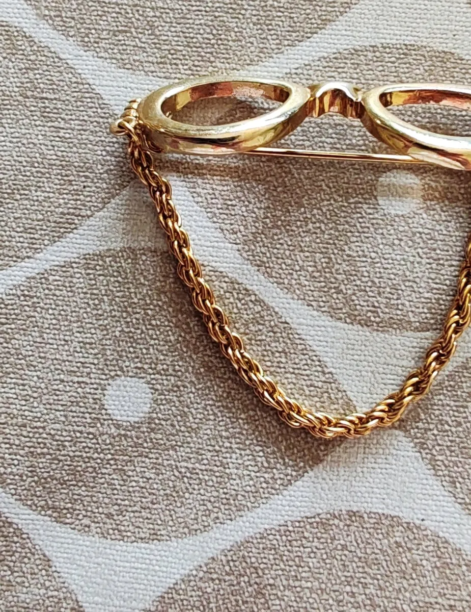 Goldtone brooch - Image 4