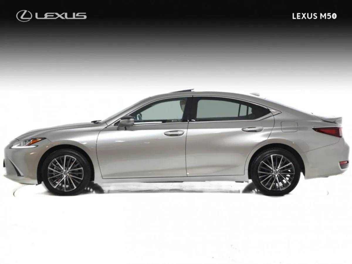 Lexus ES 300h Dynamic - Image 4