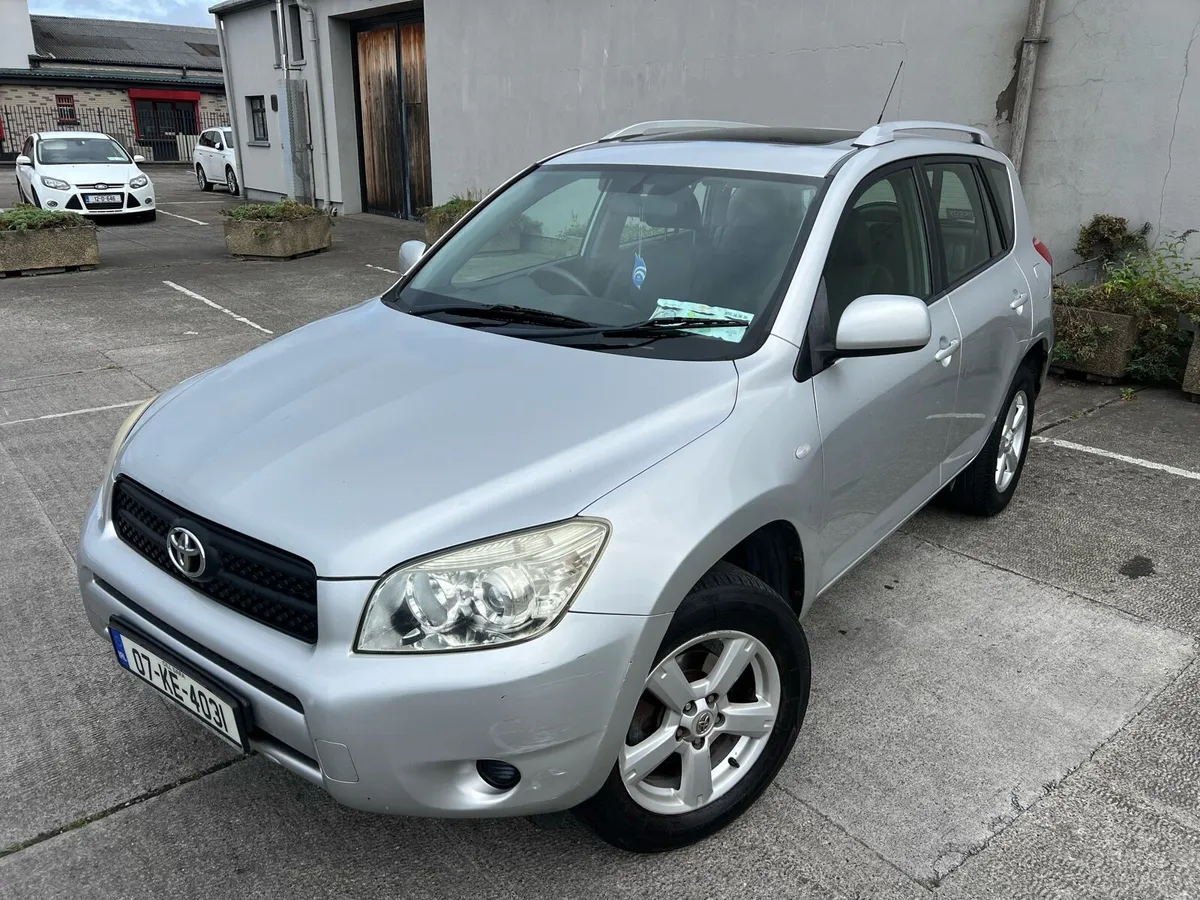 Toyota Rav 4 2.0 LOW KMS 1 Owner 4WD - Image 3