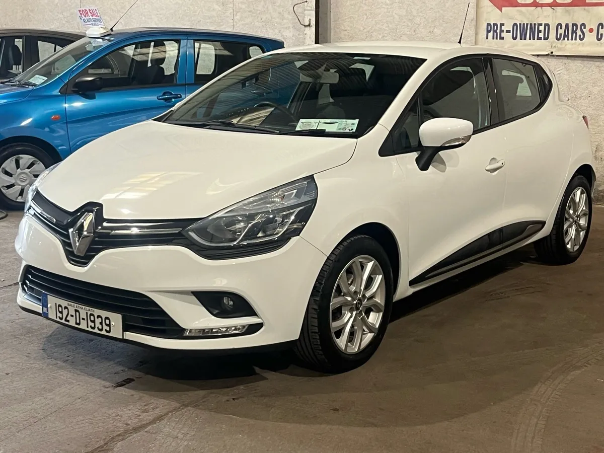 192 RENAULT CLIO DYNAMIQUE NAV WITH ONLY 52k KM - Image 3