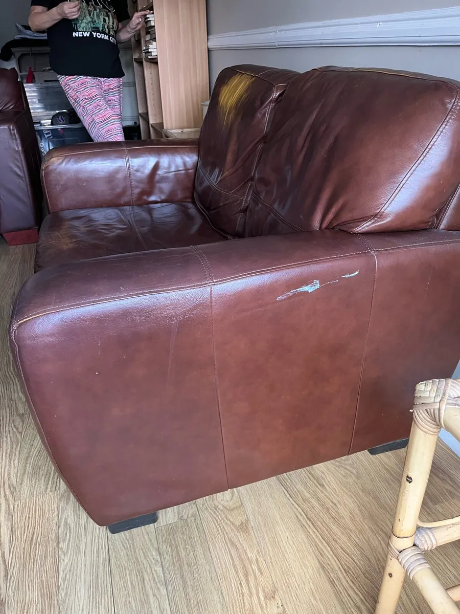 2 Seater Brown Leatherette - Image 3