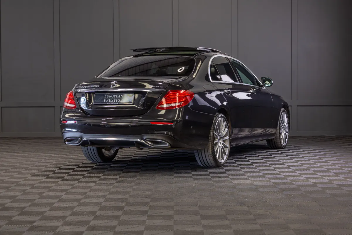 2019 Mercedes-Benz E400d AMG Line Premium Plus - Image 3