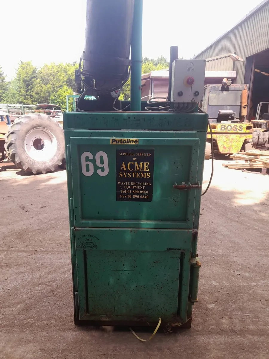 cardboard baler - Image 1