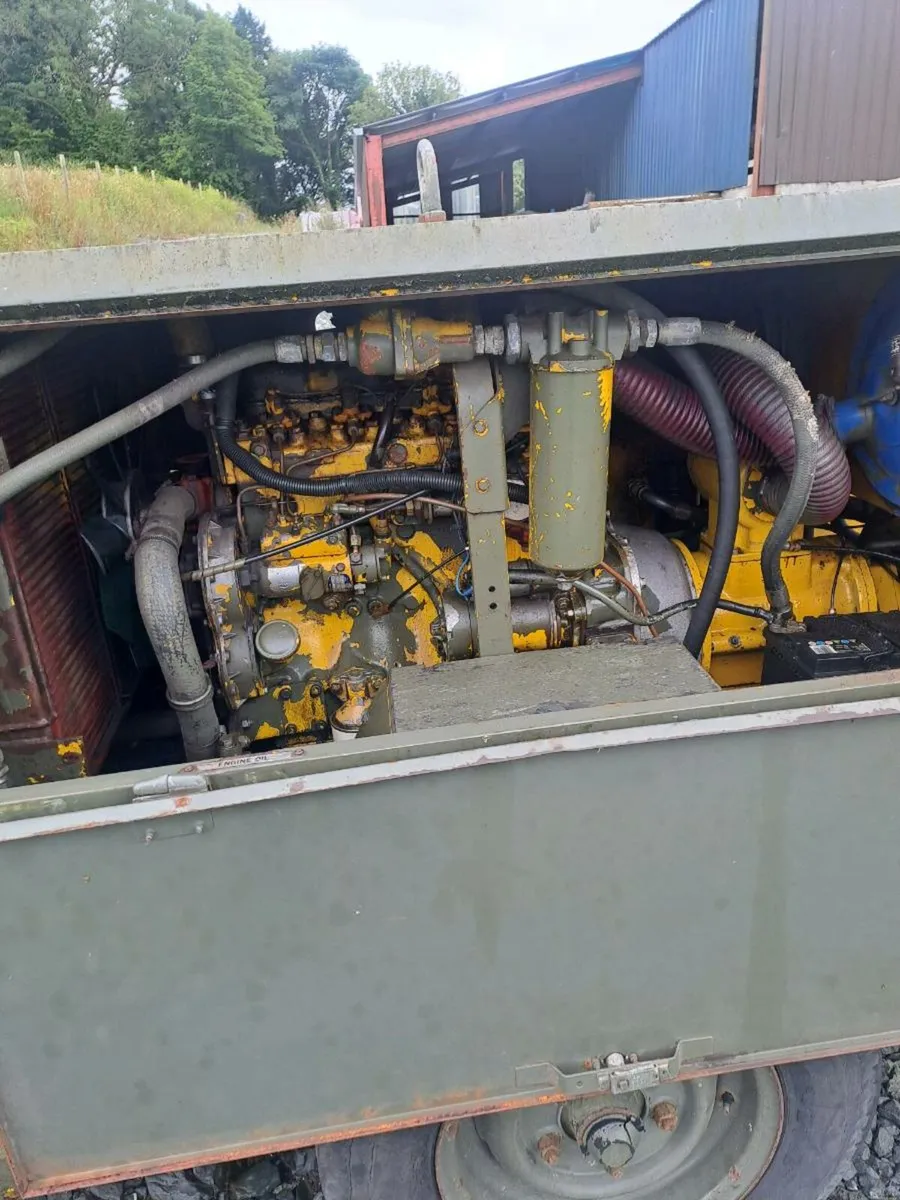 sand blasting pot and compressor for sale - Image 4