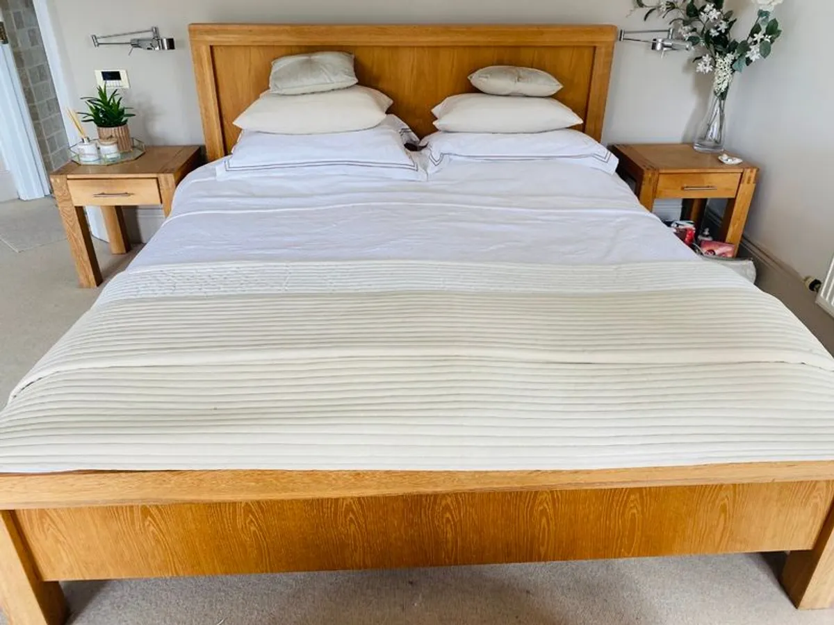 Bedroom furniture - Image 2