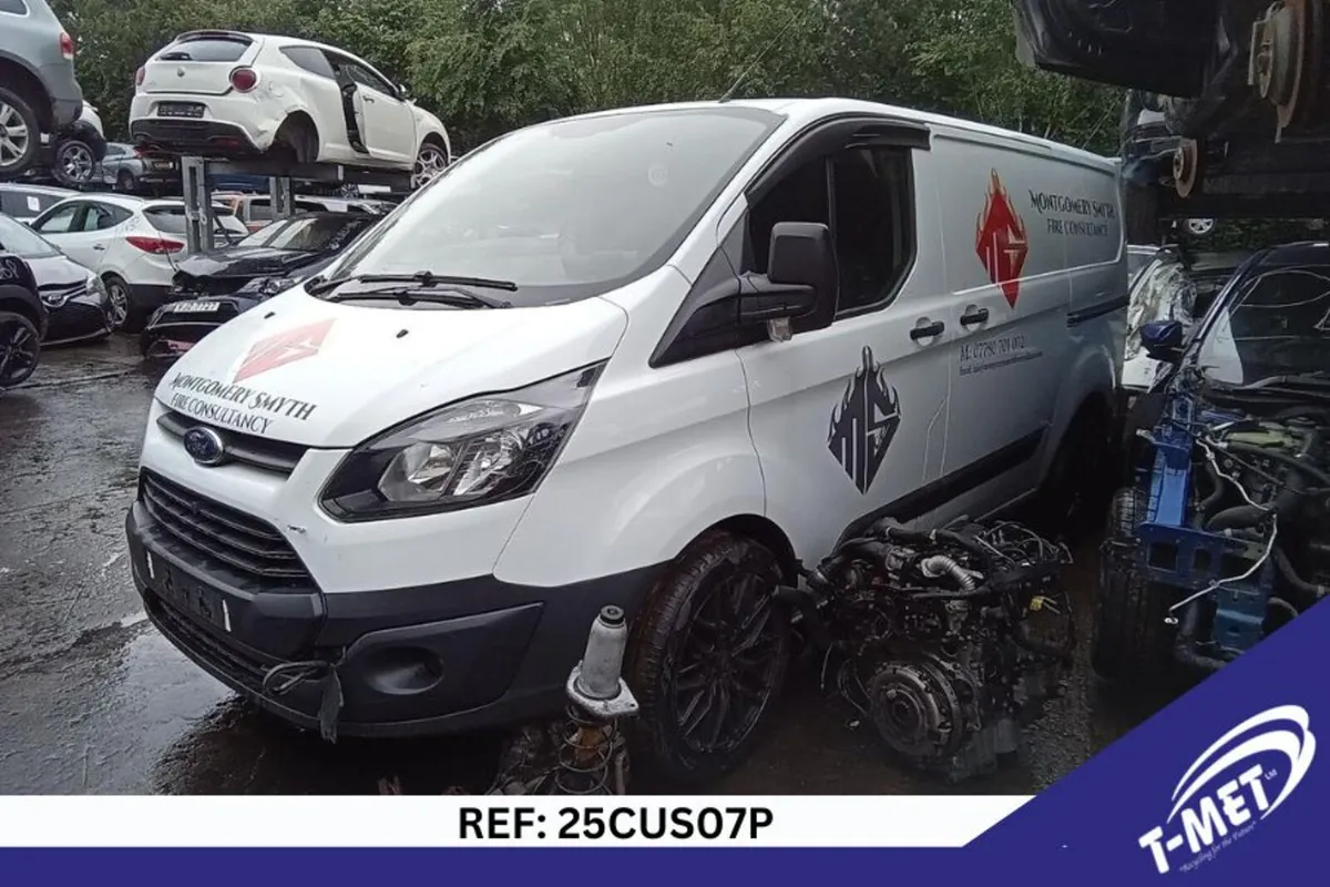 2015 FORD TRANSIT CUSTOM BREAKING FOR PARTS - Image 1