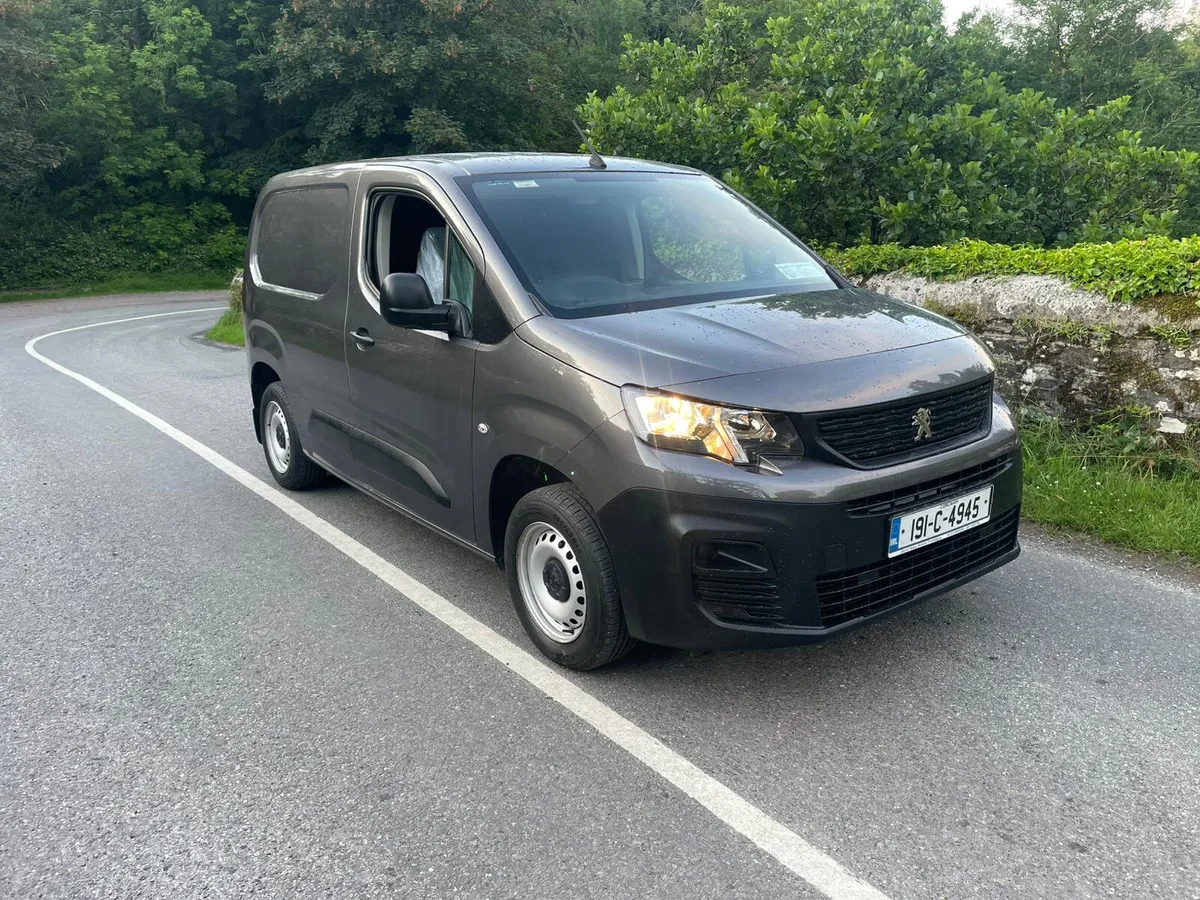 Peugeot Partner 1.6L 2019 Active BlueHDI - Image 1