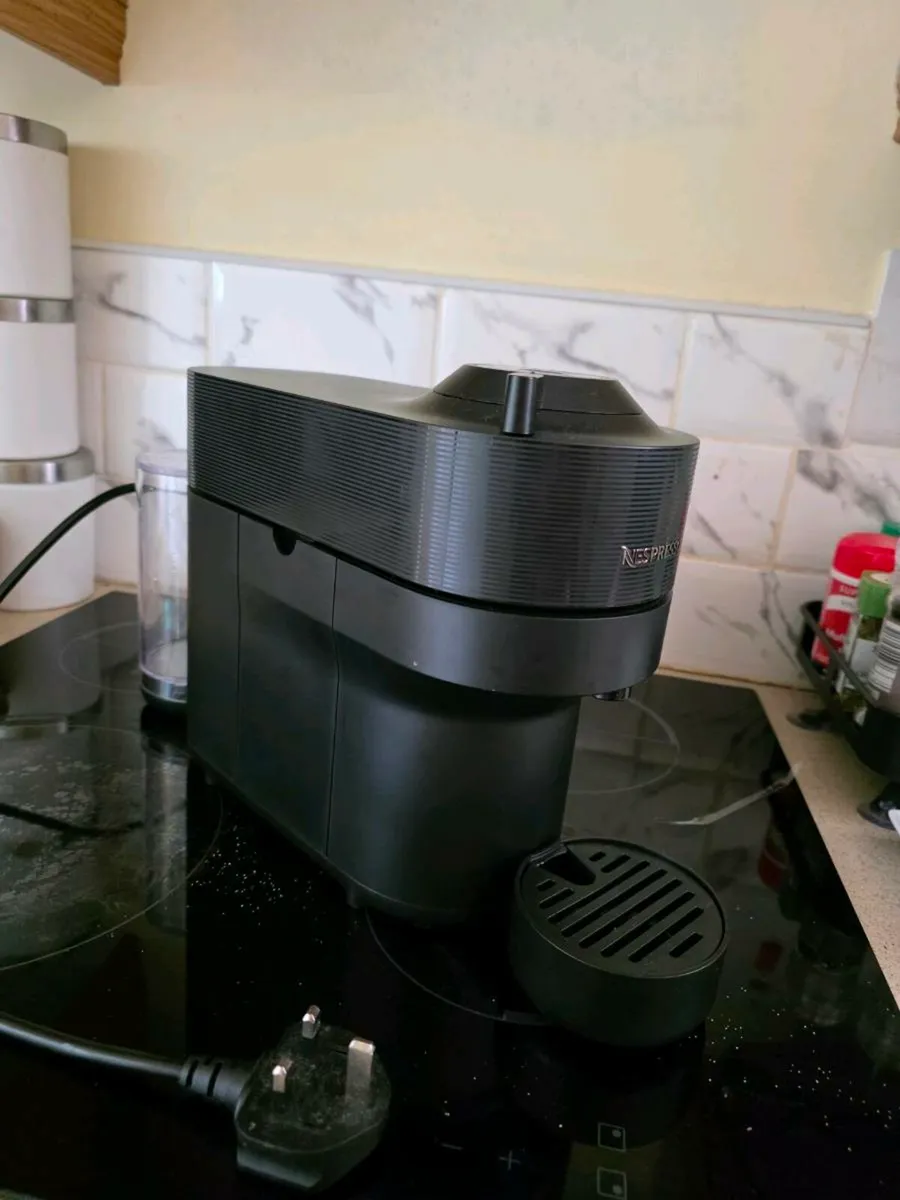 NESPRESSO by De'Longhi Vertuo Pop ENV90.B Coffee M - Image 2