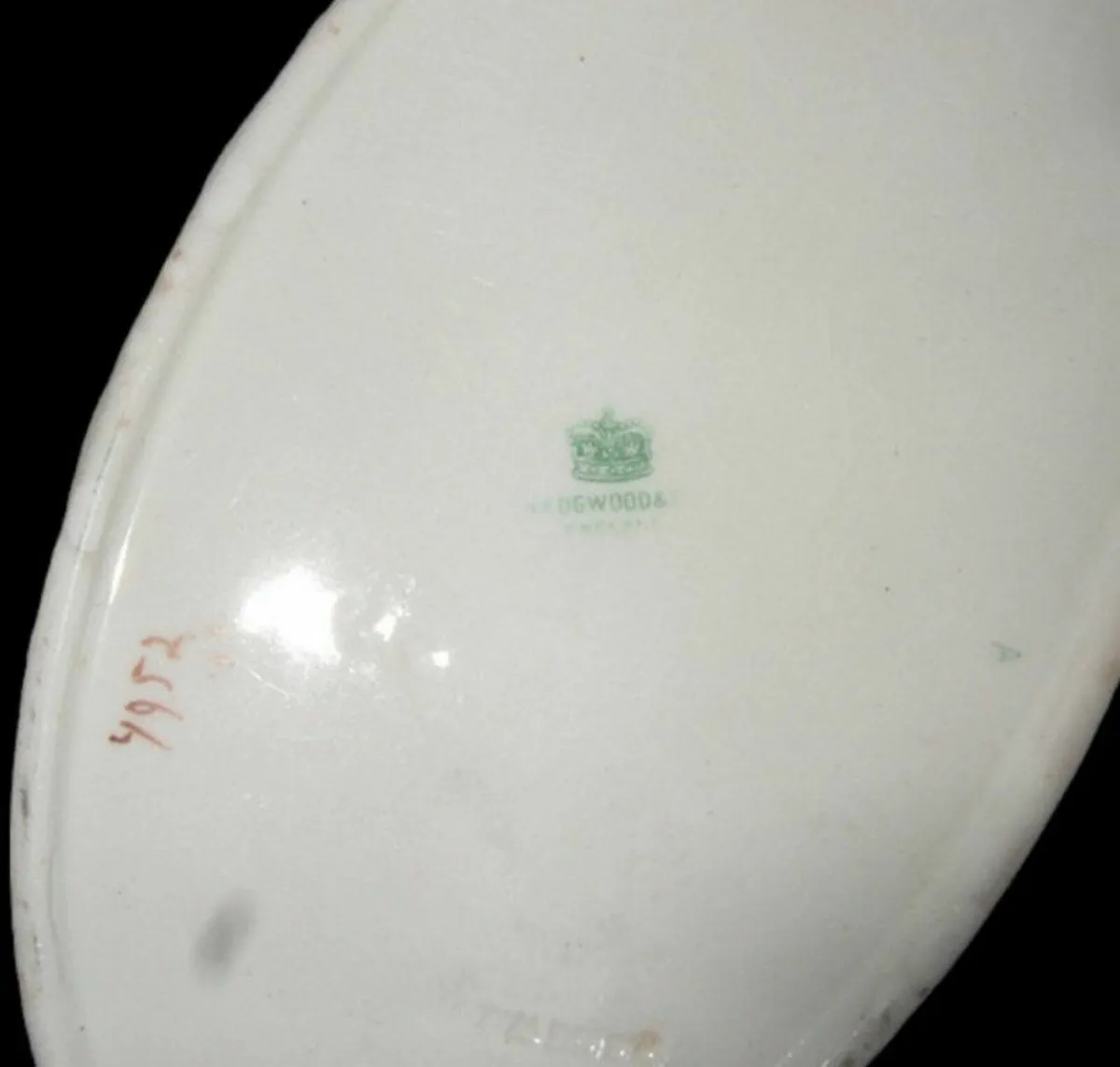 Vintage Wedgewood Platters & Tureen - Image 2