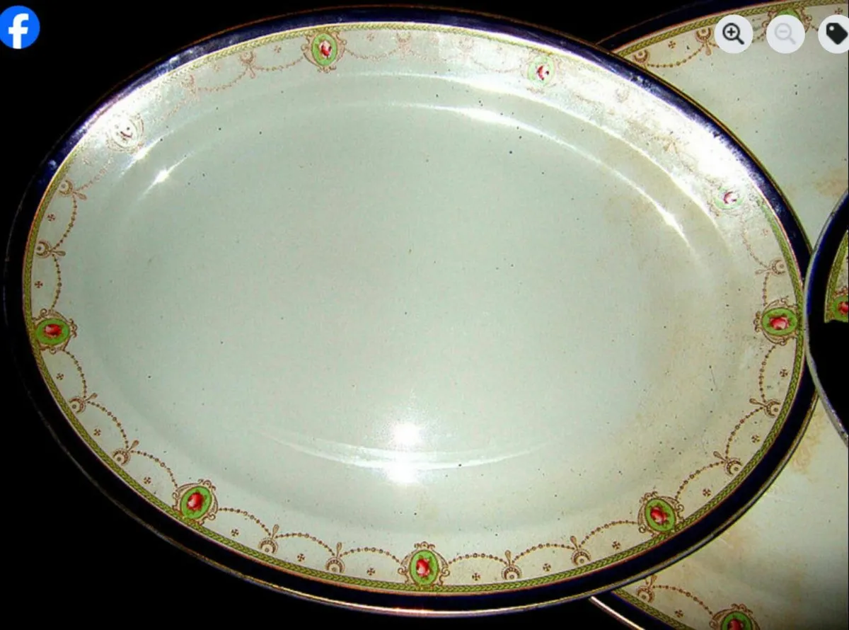Vintage Wedgewood Platters & Tureen - Image 3