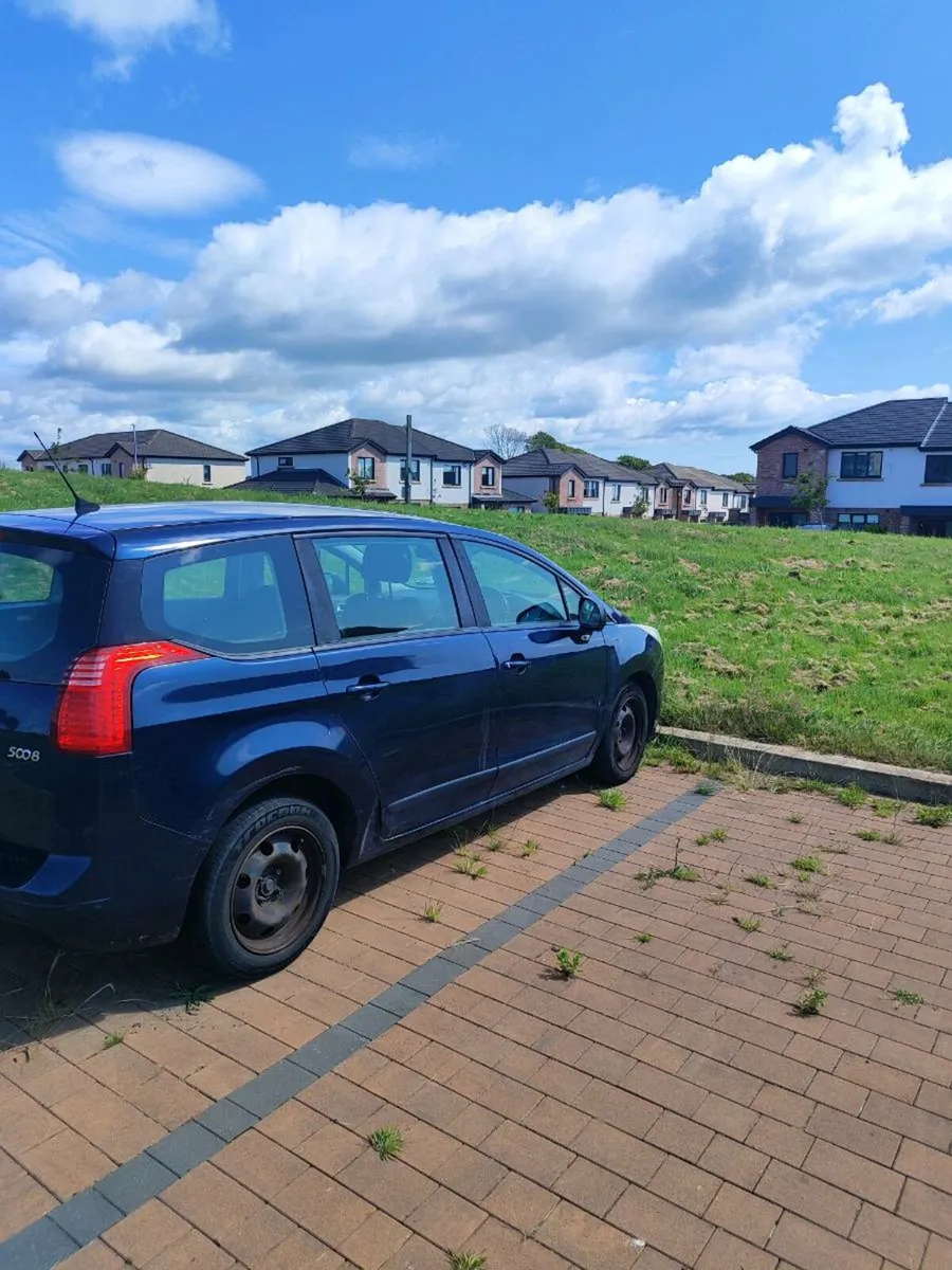 Peugeot 5008 - Image 2