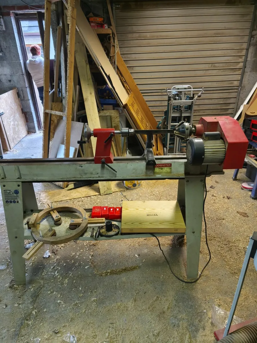 Wood turning lathe - Image 1