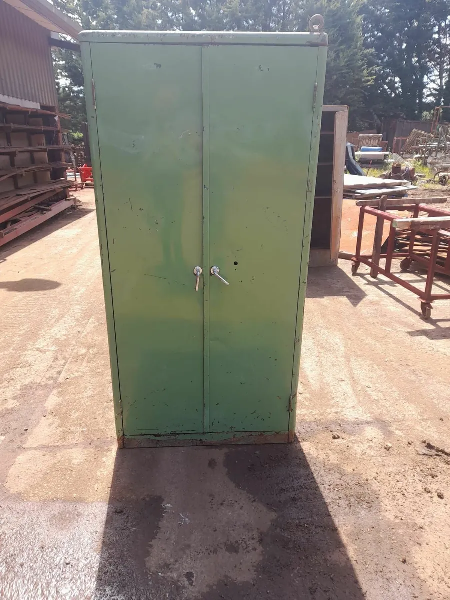 tool storage cabinet - Image 1