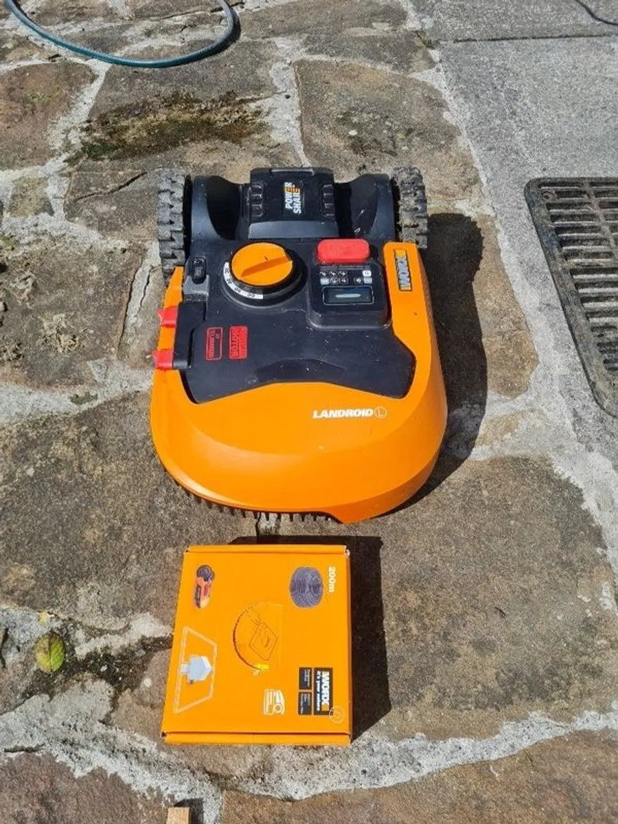 Worx Landroid WR153E robot mower 2000m2 - Image 1