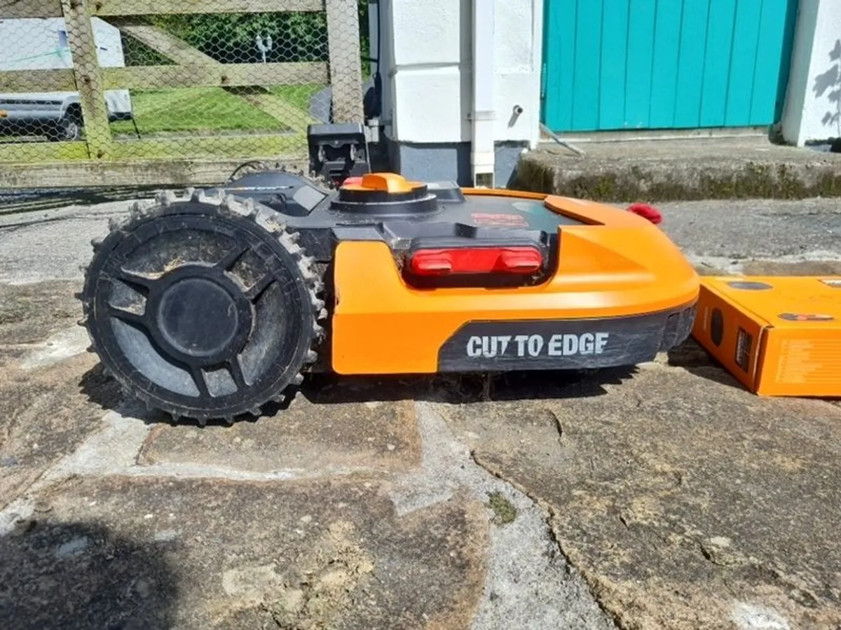 Worx Landroid WR153E robot mower 2000m2 - Image 3