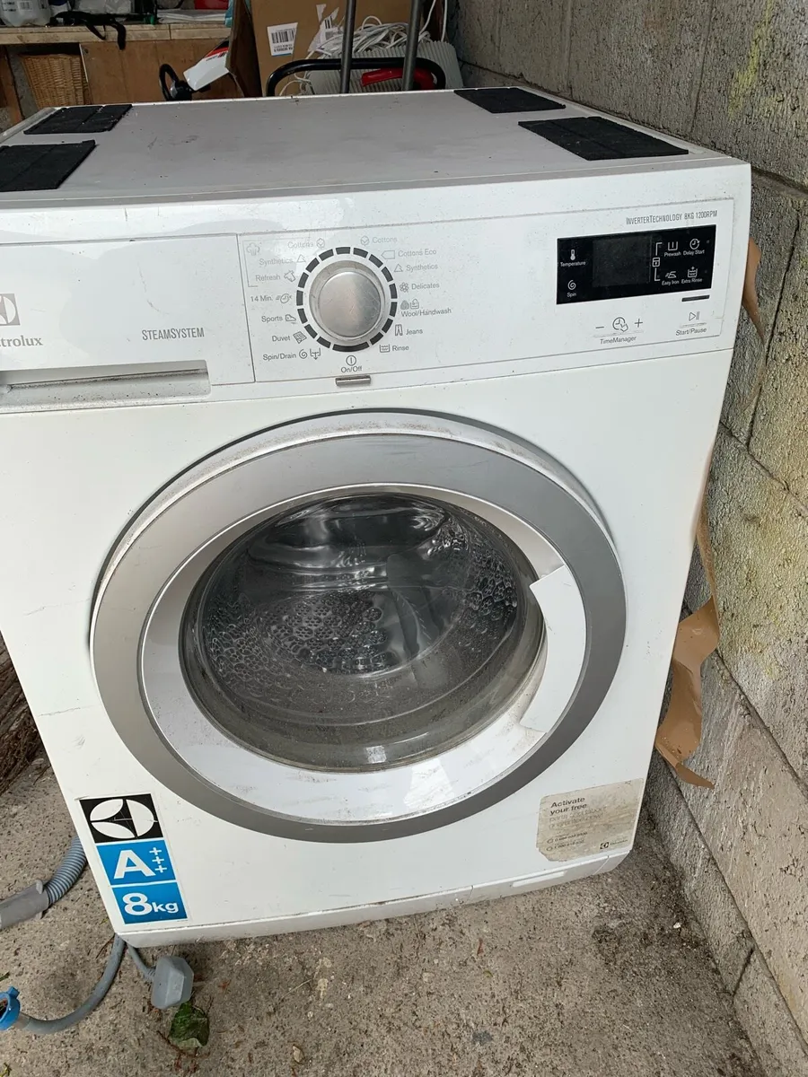 Washing machine - Image 1