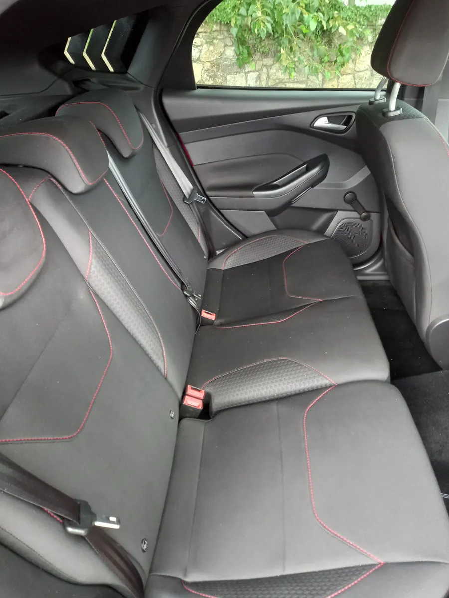 2018 Ford Focus ST Line 1.5 Diesel - Image 2