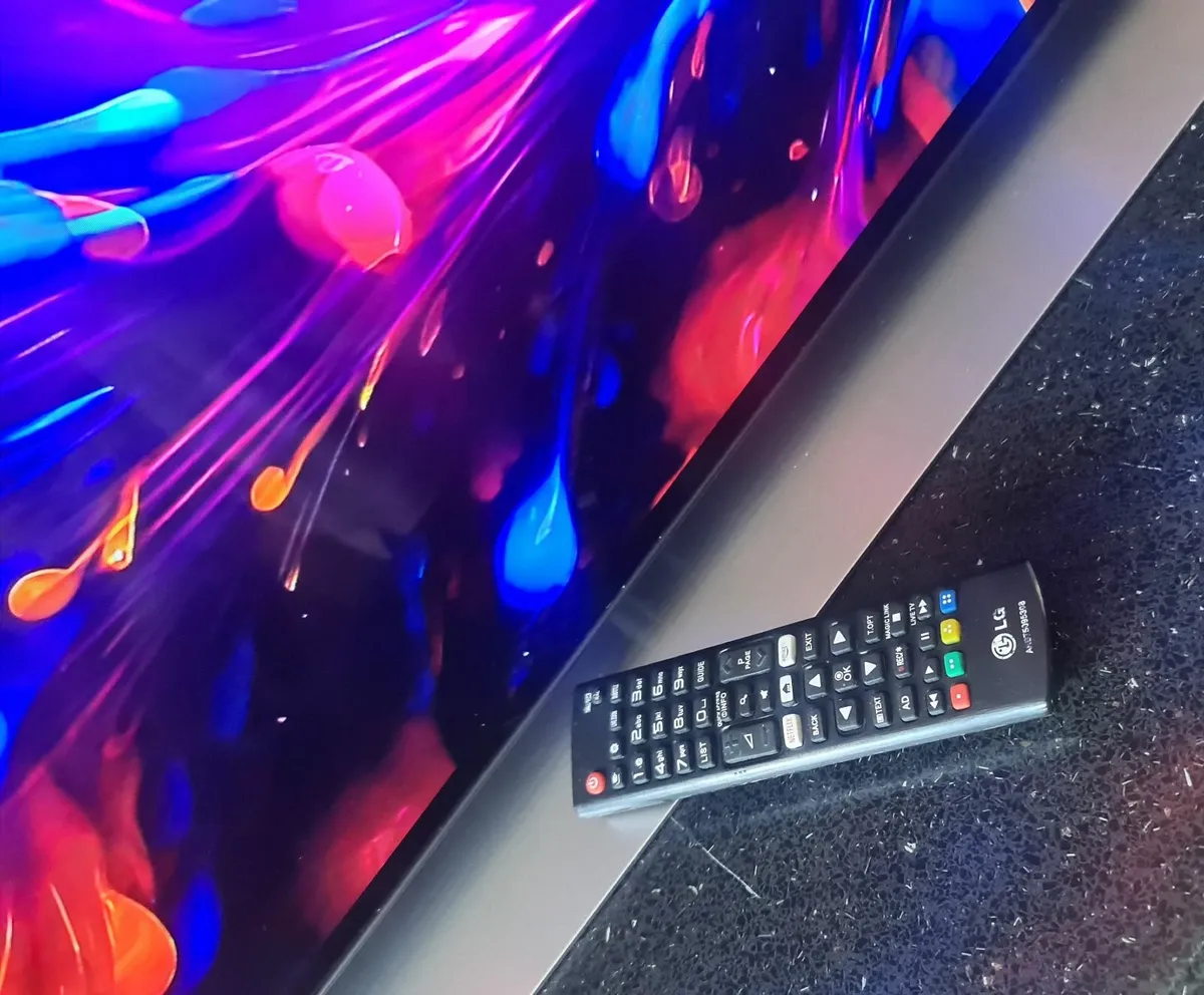 LG OLED55C14LB 55" Smart 4K Ultra HD HDR OLED TV - Image 3