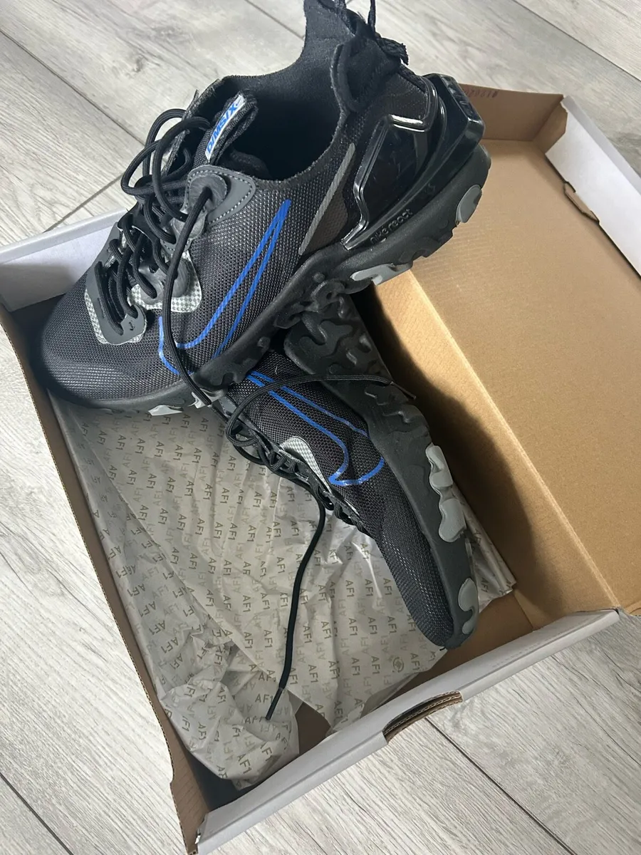 Mens trainers - Image 1
