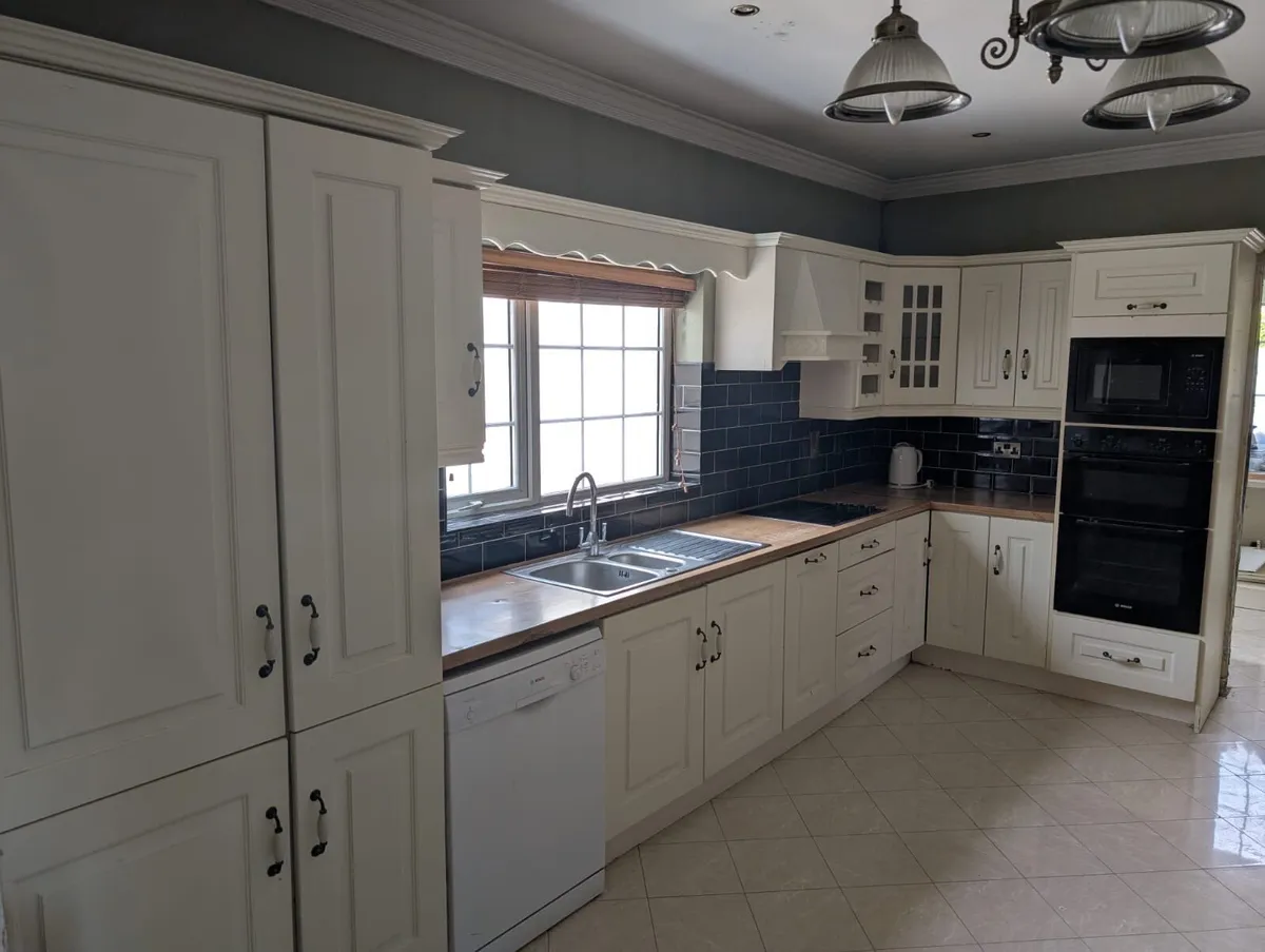 Kitchen & Appliances - Image 1