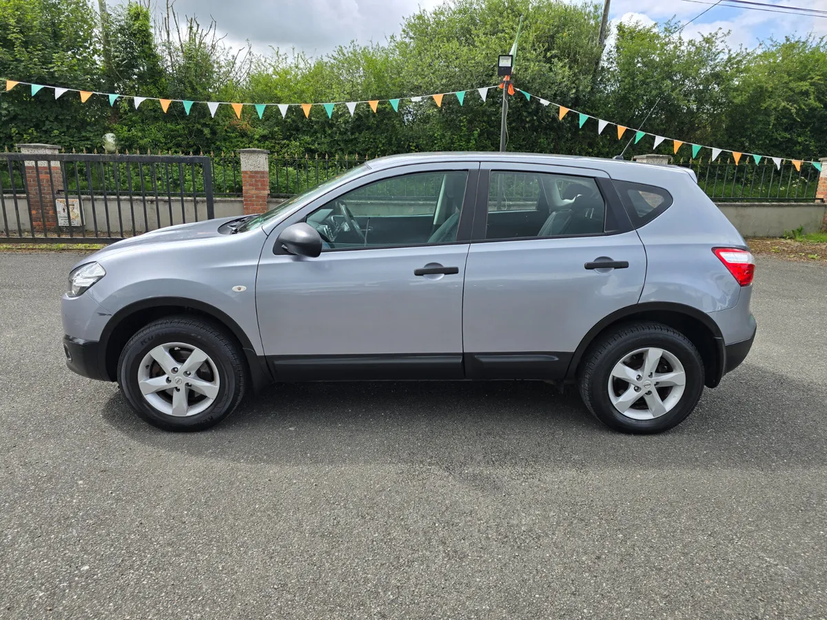Nissan Qashqai Low Mileage - Image 3