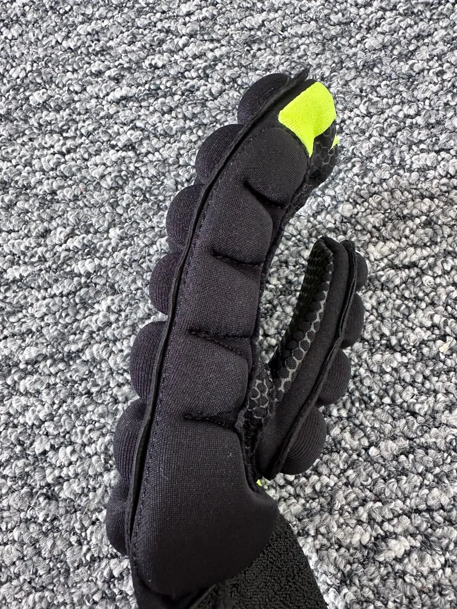 Hockey Glove - Image 4
