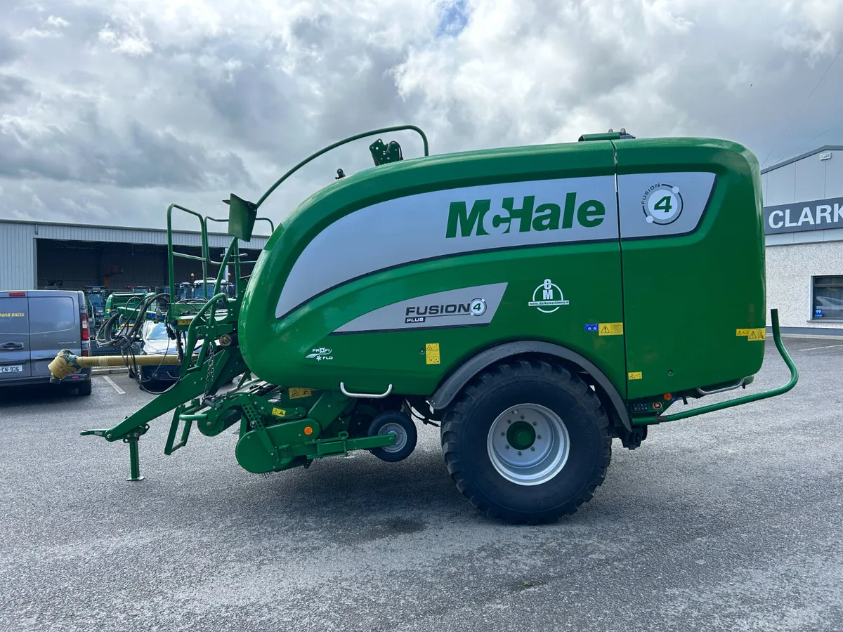 2023 McHale Fusion 4 Plus (14K Bales) - Image 2