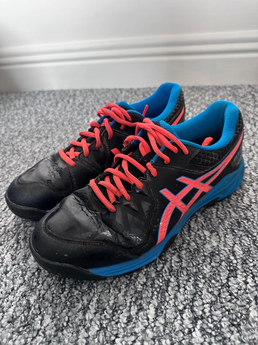 Hockey Shoes - Image 1