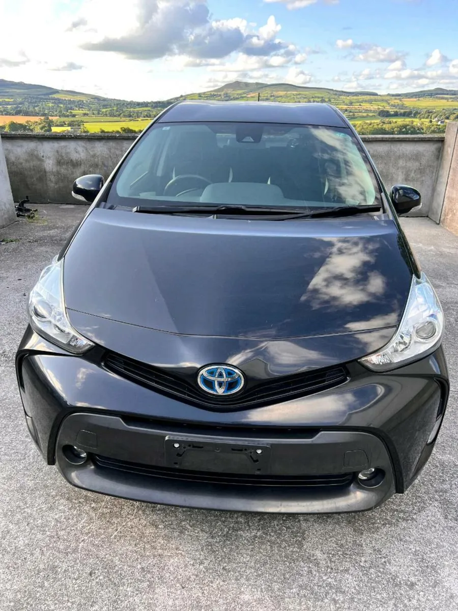 Toyota Prius Alpha / plus - Low milage 7 seat - Image 2