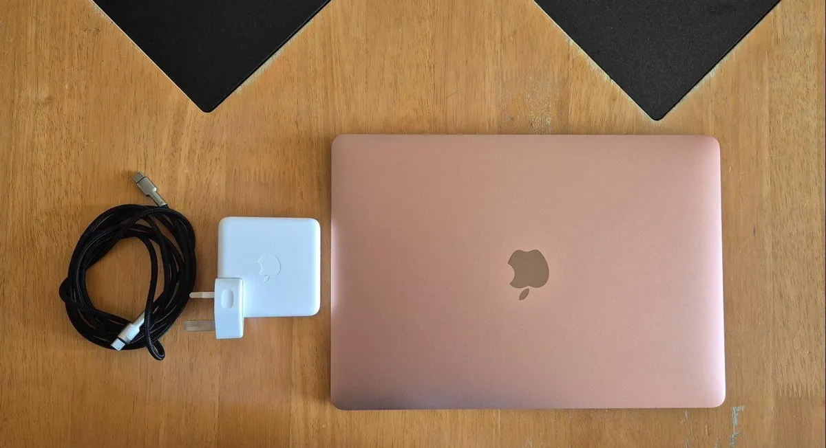 Macbook Air 13 8GB | SSD 256GB - Rose Gold - Image 1