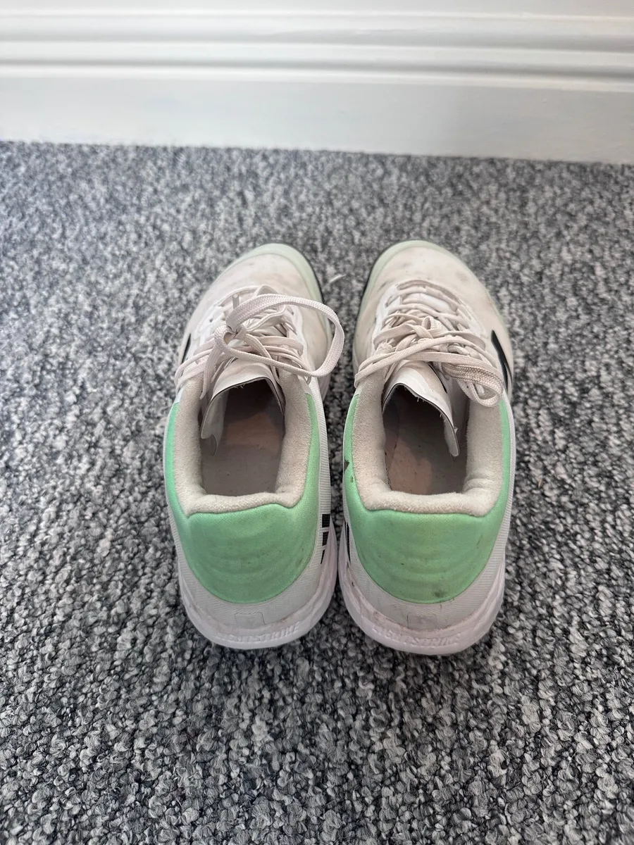 Hockey Shoes - Image 4