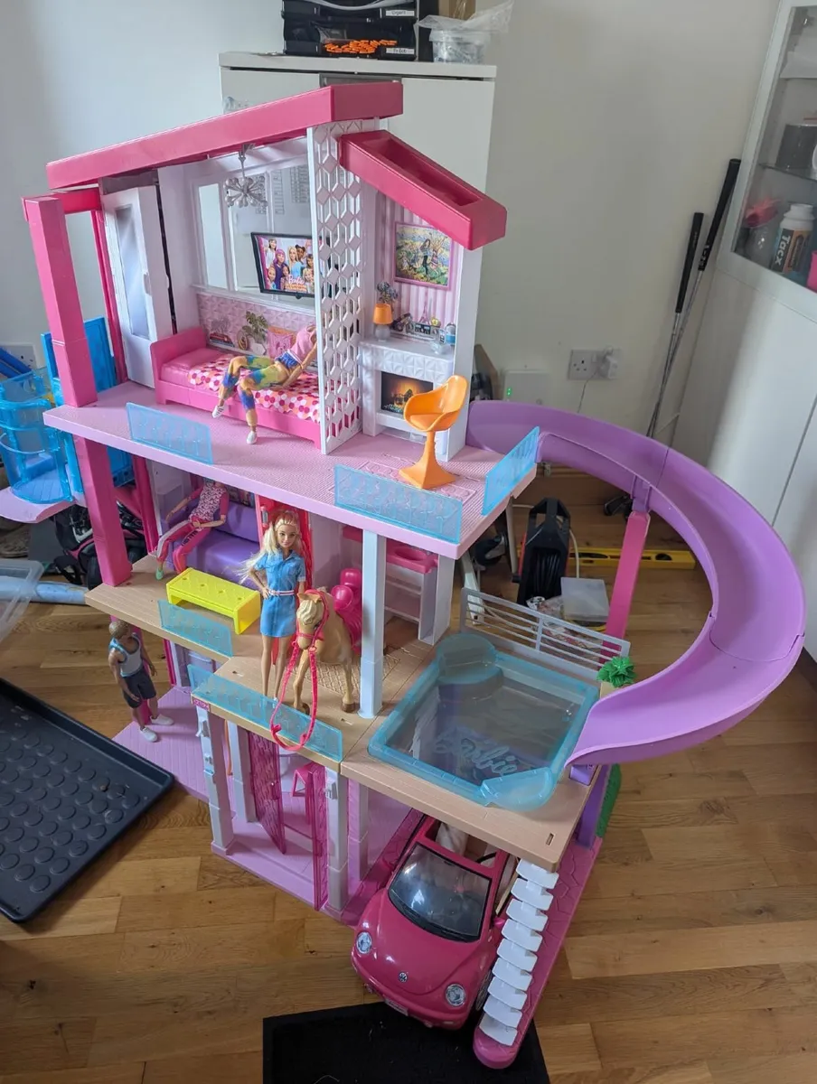 Barbie Dreamhouse with car, pony & dolls - Image 2