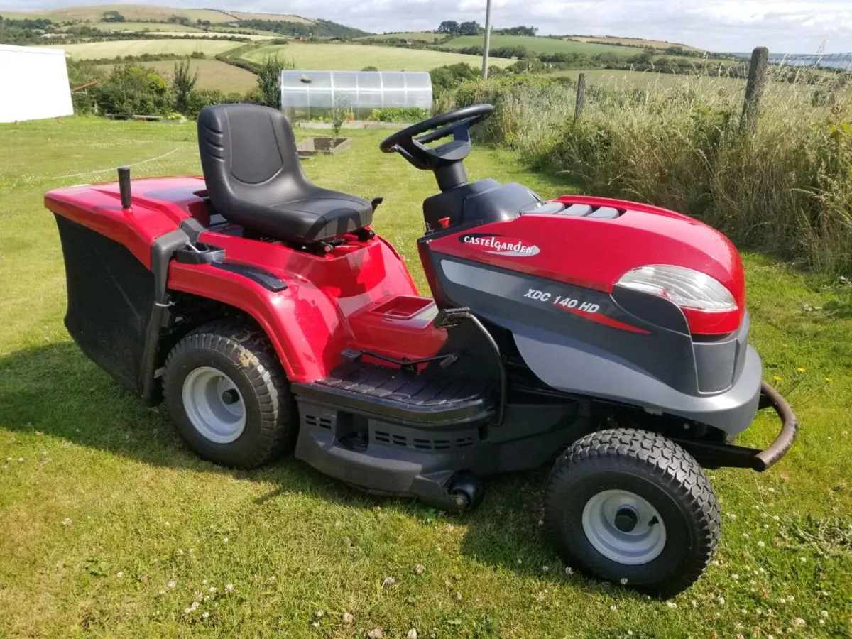 Castlegarden xdc 140 hd ride on - Image 1