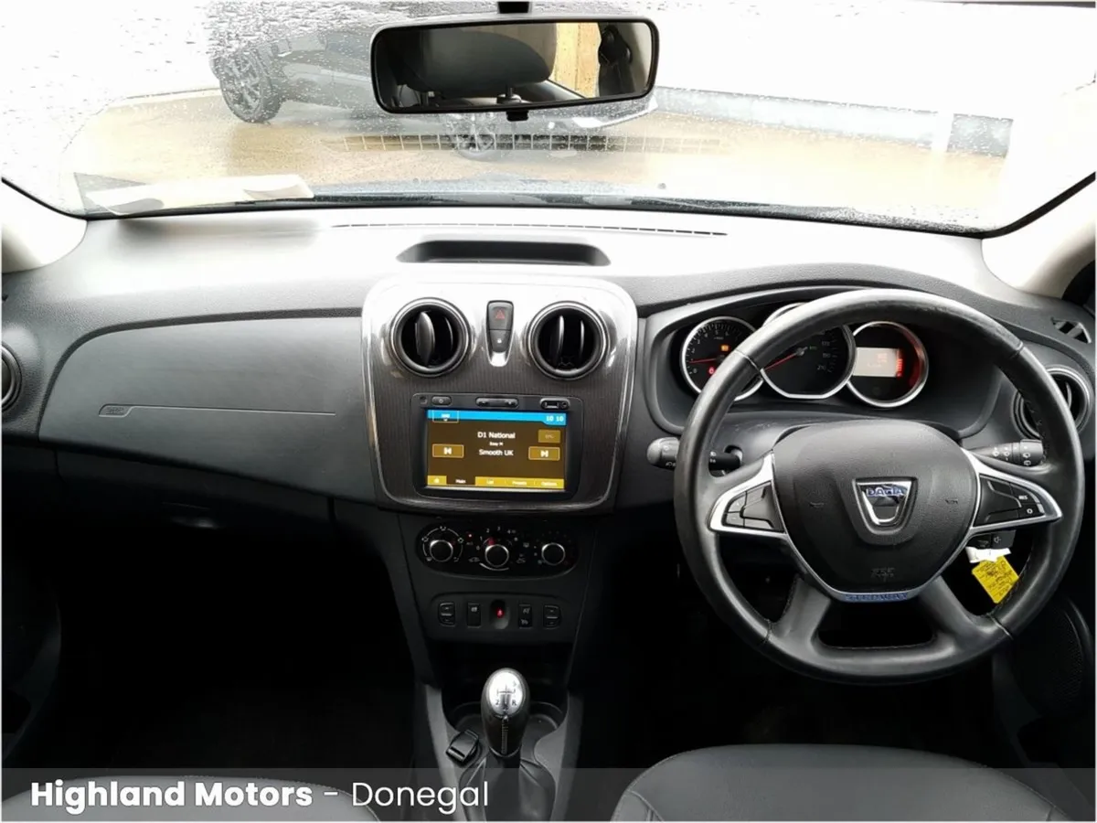Dacia Sandero Stepway TCe 90 S S Stepway Signature - Image 2