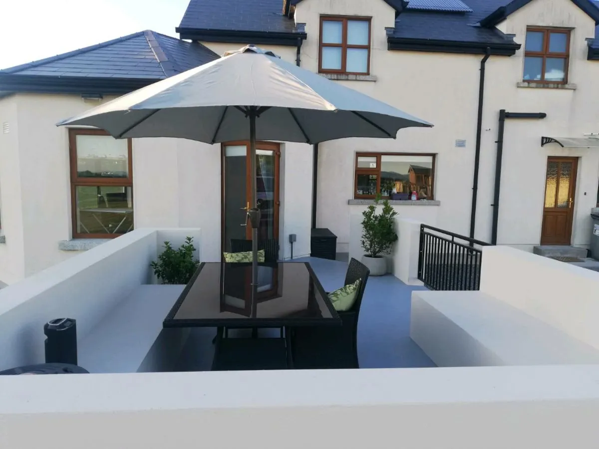 Patio set - Image 1