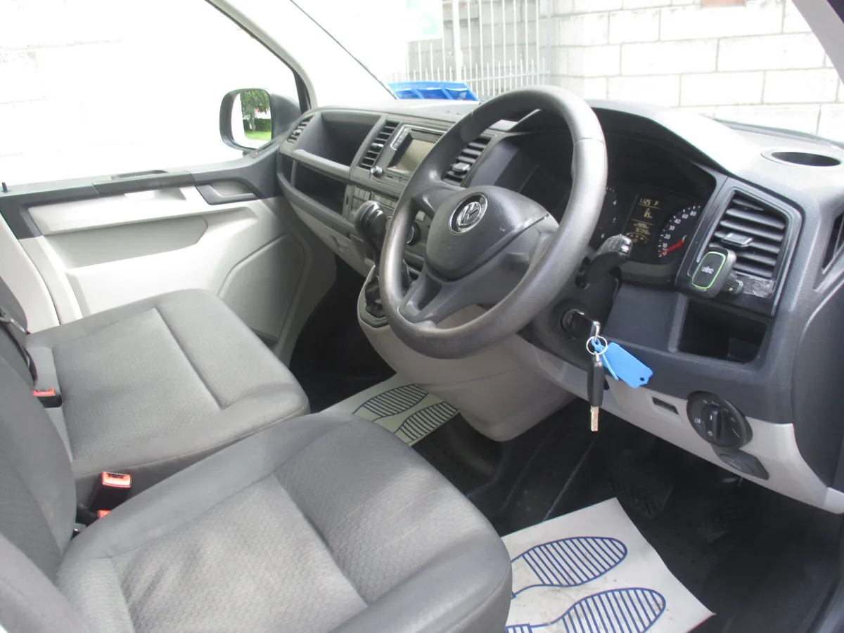 2017 VW SHUTTLE 2.0 TDI DSG 9 SEATER AUTO - Image 3