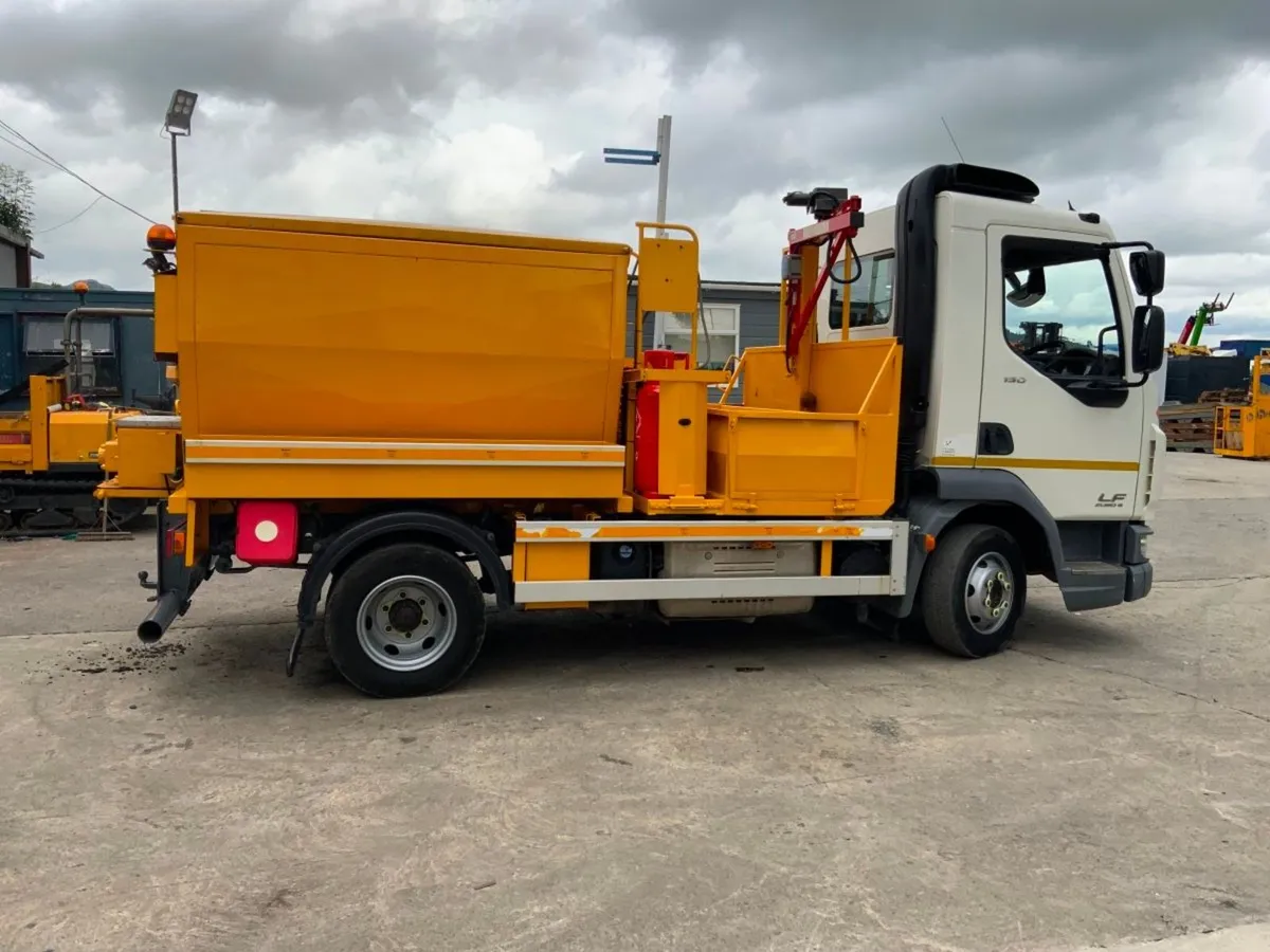 2017 DAF LF150 TWIN COMPARTMENT HOTBOX. - Image 4