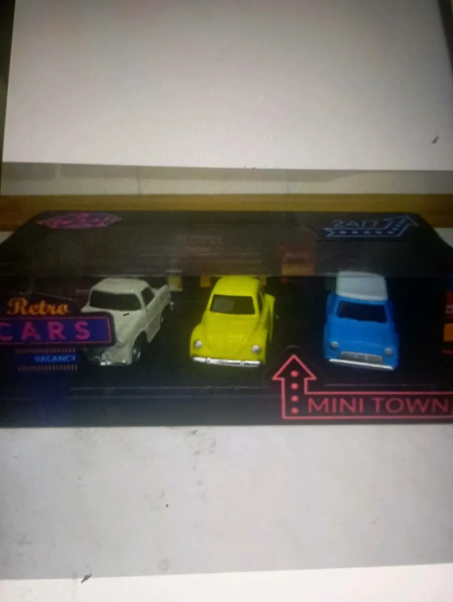 VINTAGE MINI TOWN RETRO CARS /RIDES - Image 2