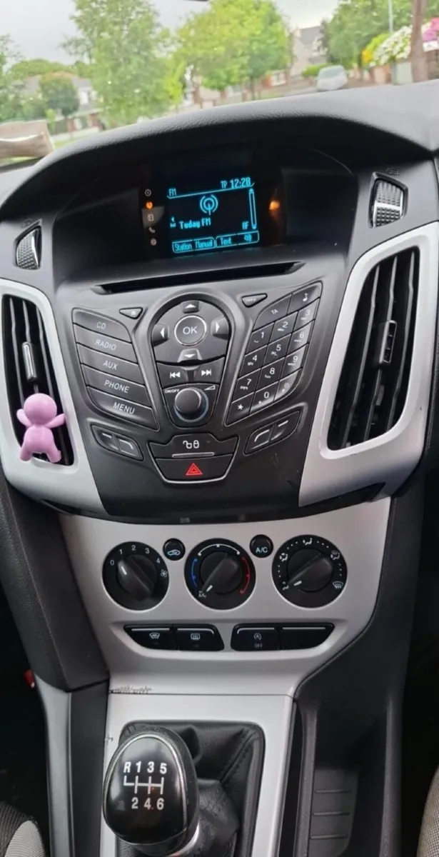 Ford Focus 2014 - Image 2