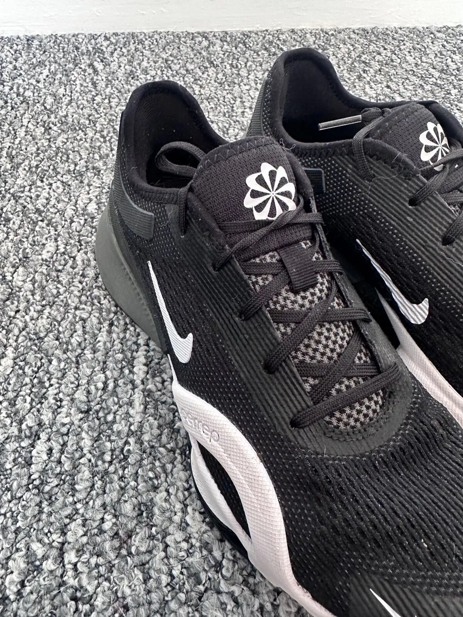 Gym shoes - Image 3