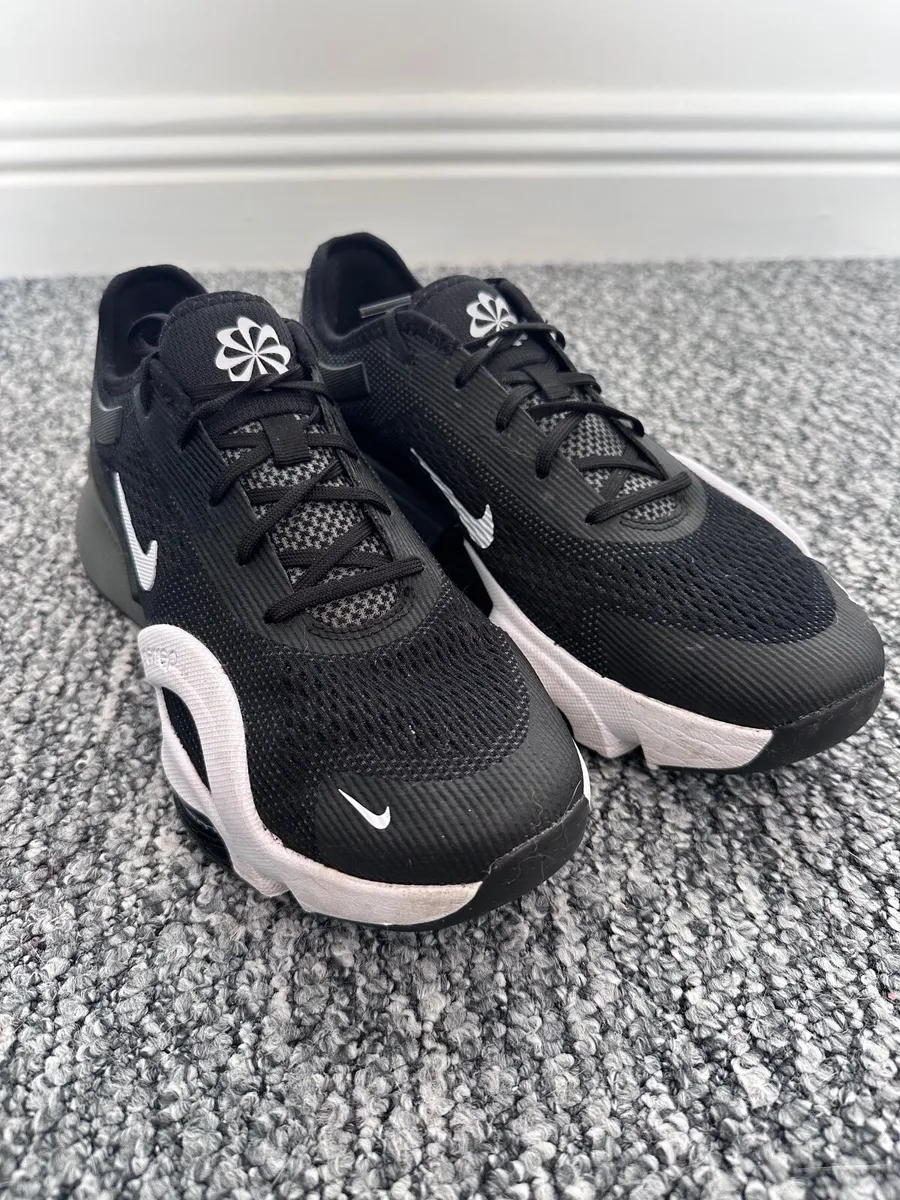 Gym shoes - Image 4