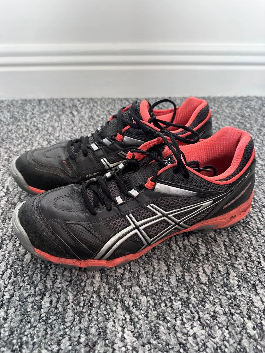 Hockey Shoes - Image 1