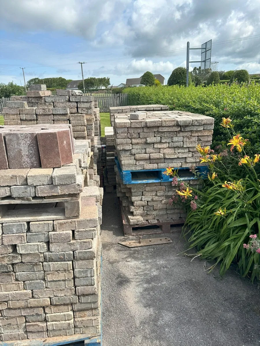 Reclaimed Country Cobble Pavement Stones - Image 2