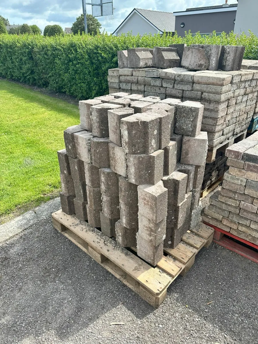 Reclaimed Country Cobble Pavement Stones - Image 4