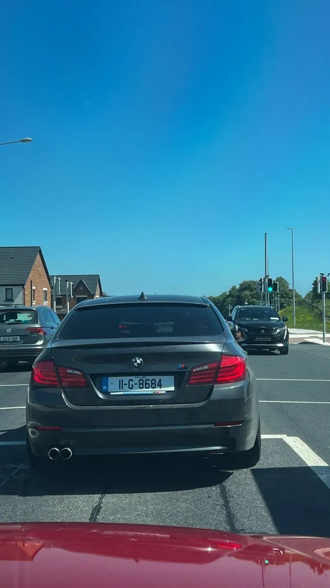 BMW 5-Series 2011 - Image 4