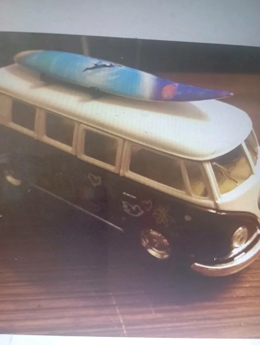 KINSMART 1962  VOLKSWAGEN CLASSIC BEETLE BUS - Image 3